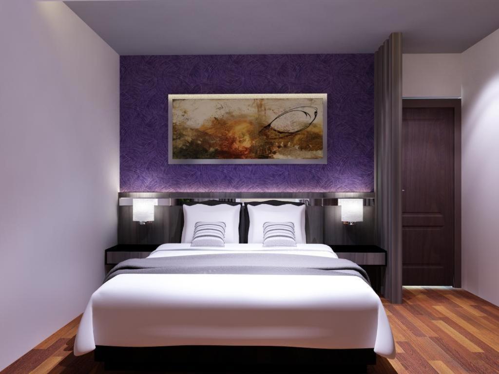 Neotel Hotel City Centre Tanjung Redep Exterior photo