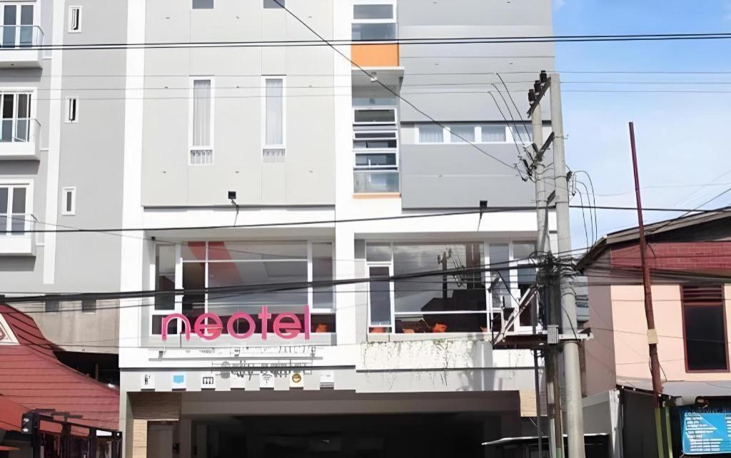 Neotel Hotel City Centre Tanjung Redep Exterior photo