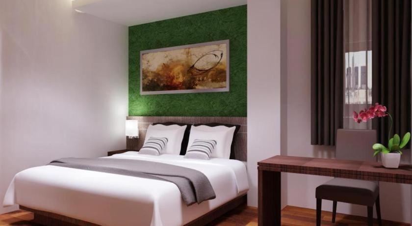 Neotel Hotel City Centre Tanjung Redep Exterior photo
